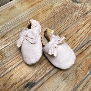 Robeez Pink Crib Shoes Baby Girl 6-12 months Bows Leather